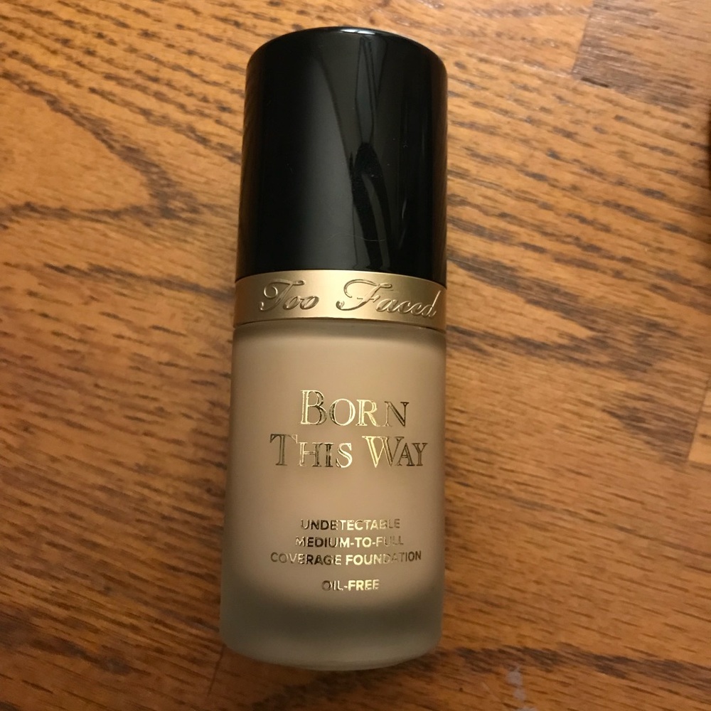 Too Faced Born this Way foundation-snow